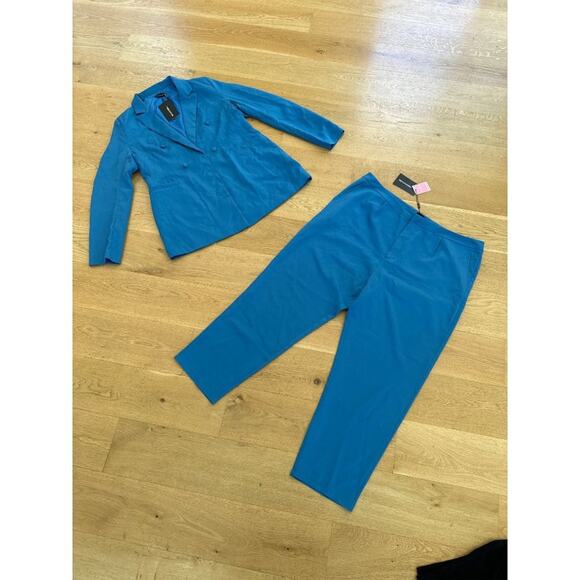 Pretty Little Thing Plus Double Breasted Woven Blazer & Cropped Pants in Blue - - Picture 1 of 6